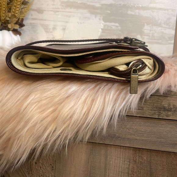 Red Envelope Leather Excursion Roll Case for Toiletries. NWOT - Picture 3 of 6